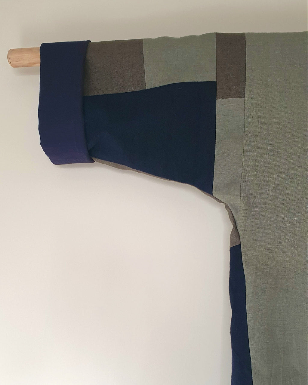 Unique handcrafted patchwork Haori Kimono jacket in cotton, in colors blue and green and turquoise. Atelier Heimat patchwork, made by Kachiri Faes.
